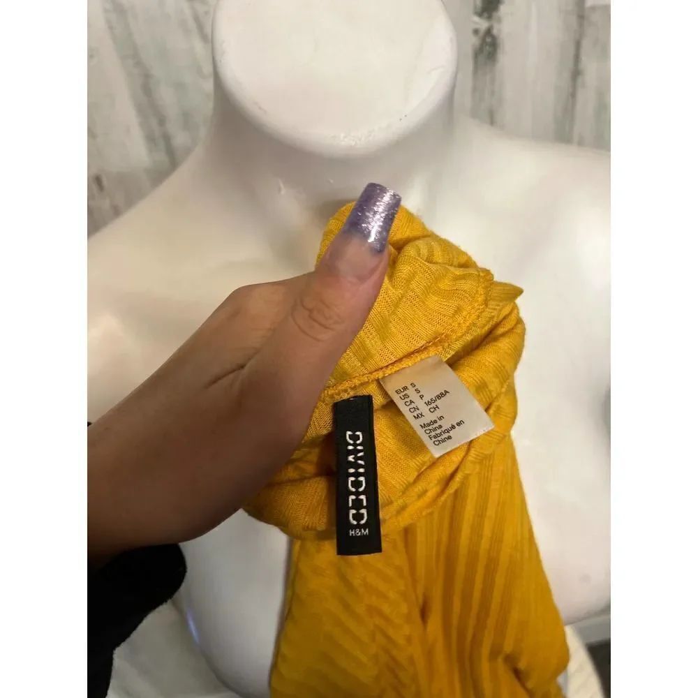Mustard color turtle neck - Picture 2 of 5